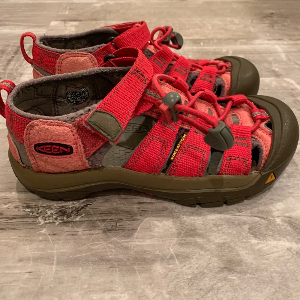 KEEN Girls Newport Water Sandals Size 1